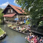 Unter Der 250 Jaehrigen Eiche - Lehde Zentrum