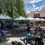 Unter Der 250 Jaehrigen Eiche - Lehde Zentrum
