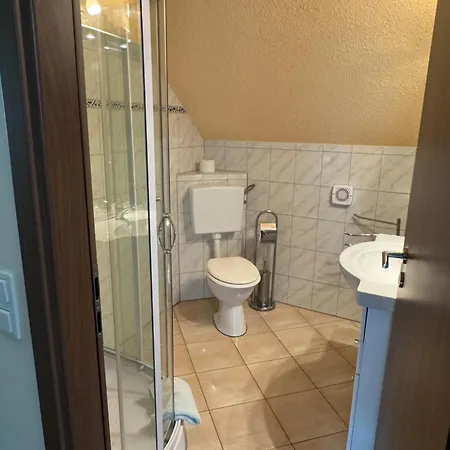 Unter Der 250 Jaehrigen Eiche - Lehde Zentrum Guest house