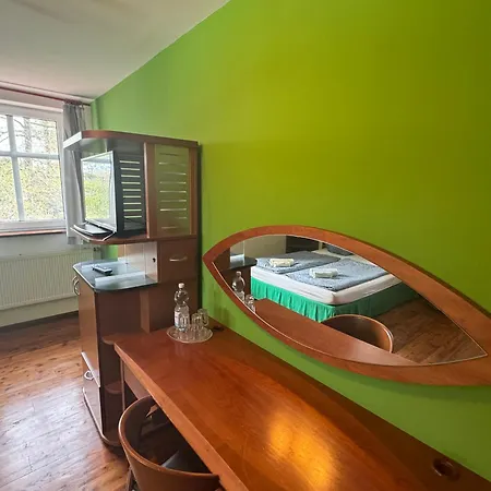 Unter Der 250 Jaehrigen Eiche - Lehde Zentrum ゲストハウス 3*