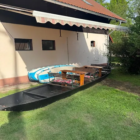 Unter Der 250 Jaehrigen Eiche - Lehde Zentrum *