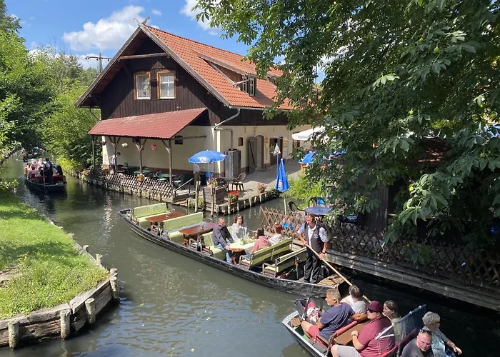 Unter Der 250 Jaehrigen Eiche - Lehde Zentrum