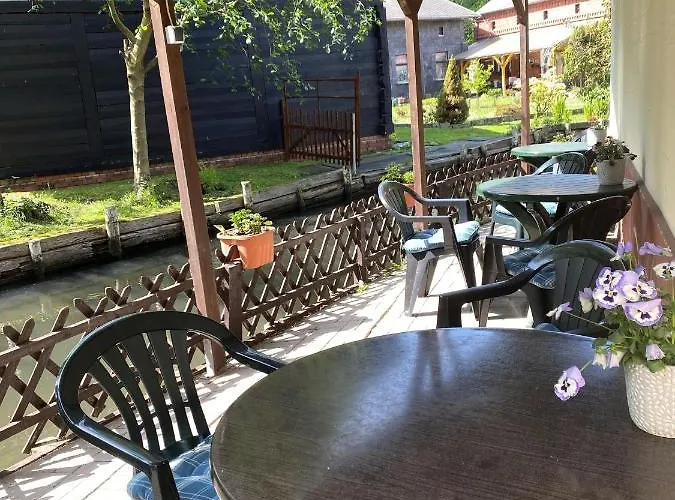 Unter Der 250 Jaehrigen Eiche - Lehde Zentrum