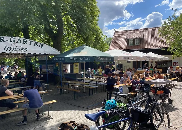 Unter Der 250 Jaehrigen Eiche - Lehde Zentrum