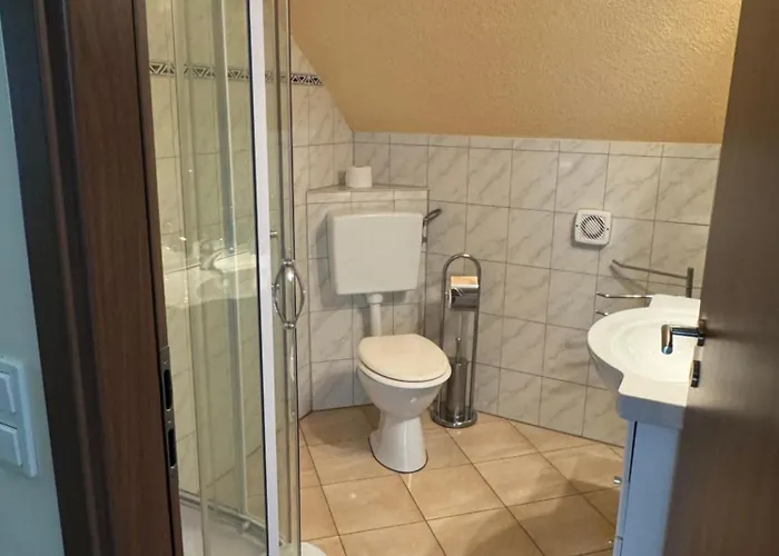 Unter Der 250 Jaehrigen Eiche - Lehde Zentrum ゲストハウス