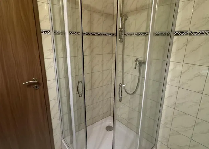 Unter Der 250 Jaehrigen Eiche - Lehde Zentrum Pensionat