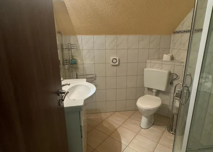 Unter Der 250 Jaehrigen Eiche - Lehde Zentrum 3*